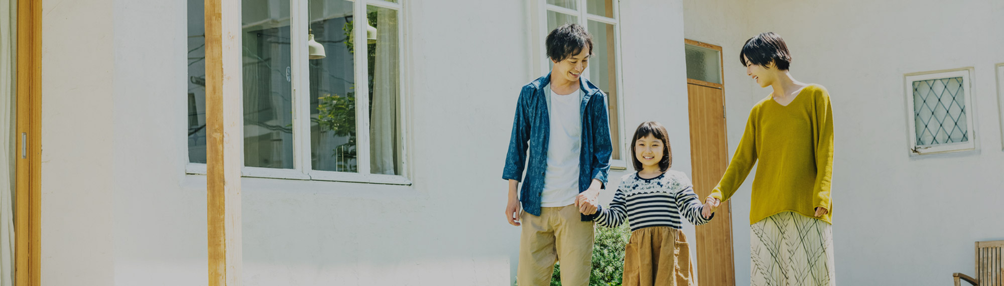 準建装社 人塗りで、暮らしが輝く真心を込めてあなたの家に最高の仕上がりを